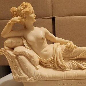 Elegant Vtg Venus Italian Goddess Sculpture Figurine representation of Pauline